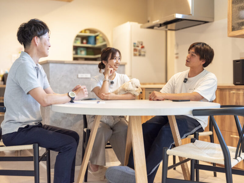 大阪の注文住宅はアイデザインホーム 悩んで選んだキッチンとひと息つけるダウンフロア オーナー様にインタビューさせていただきました